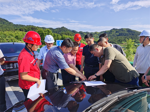 6月12日，洪董，張總陪同王奇勇縣長一行督導防洪工程項目.jpg