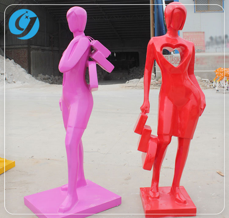 專業(yè)的玻璃鋼抽象雕塑
